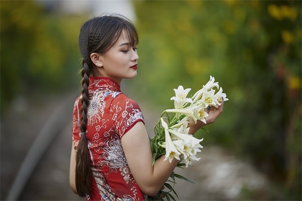 描述古代美女的句子83句