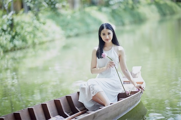 生日快乐女朋友文案(生日快乐女朋友文案精选句子简短)