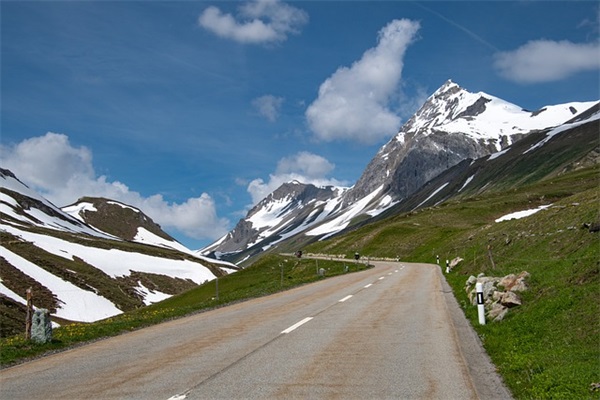 一个人寂寞无聊的网名(279个)