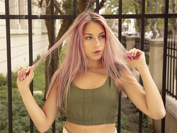 年度早安最暖心的句子说说文案(早安暖心话)