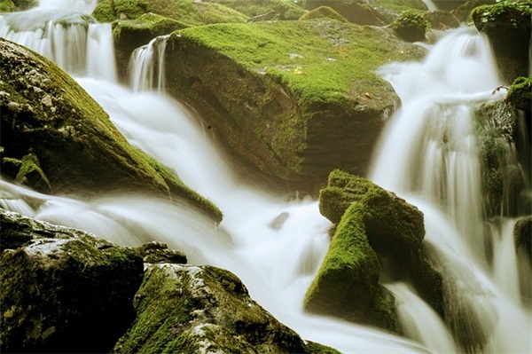 有内涵的值得我们用的签名 很绝的精辟很触动的签名
